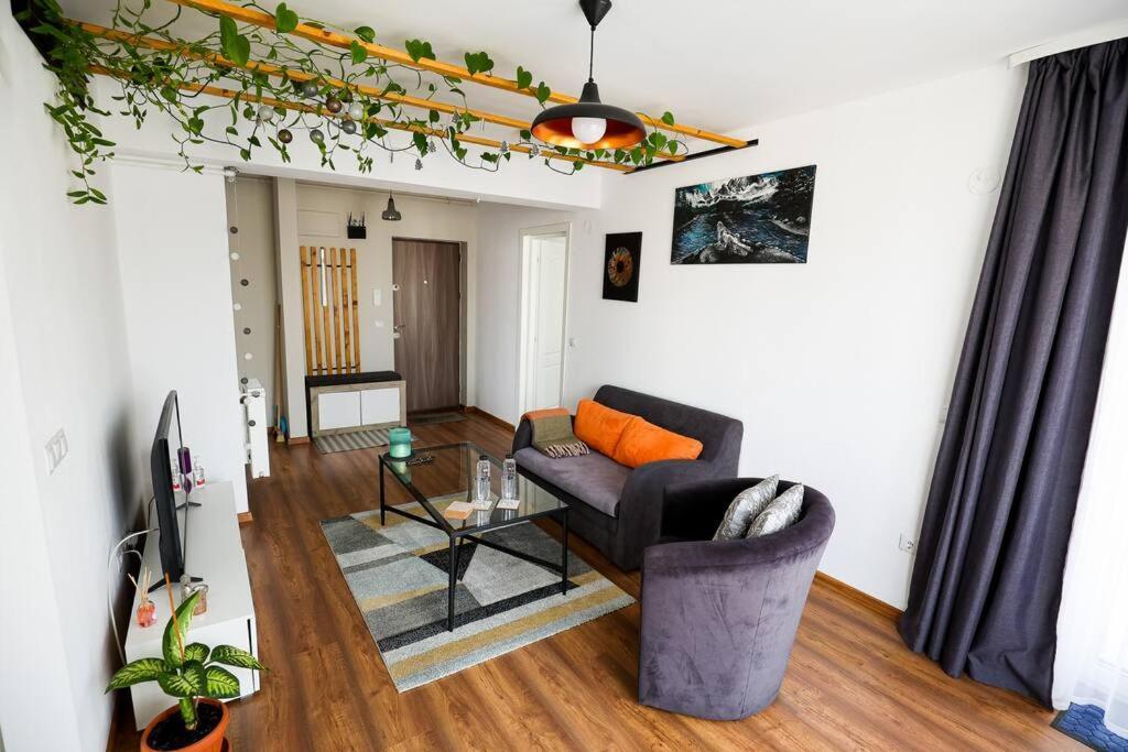 Modern Condo With Parking, سيبيو المظهر الخارجي الصورة